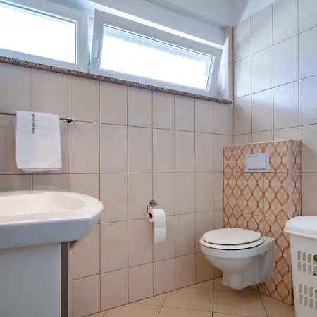 Mistral-2 By Interhome Daire