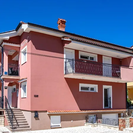 Mistral-2 By Interhome Lopar